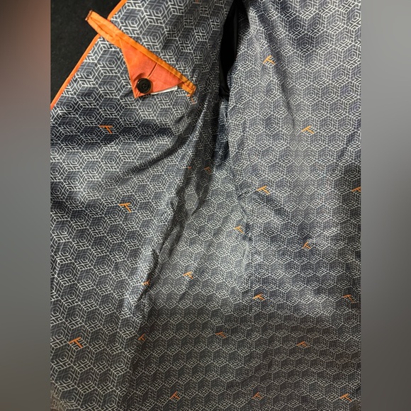 Men’s Tallia Overcoat - Velutti Black with maroon collar NWT - Picture 2 of 4